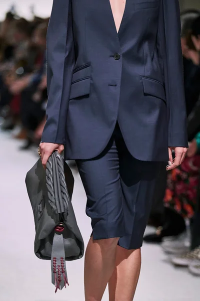 Look 85